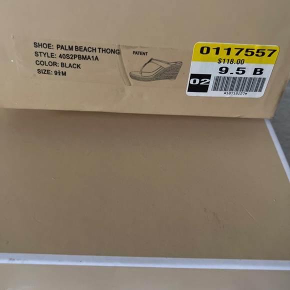 Sandals - Picture 3 of 3